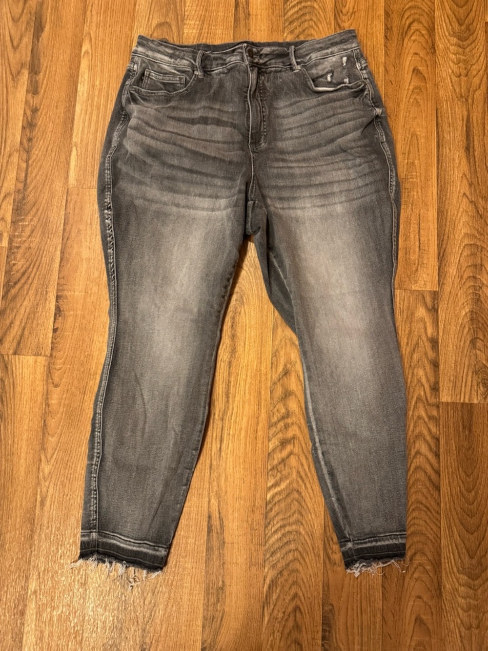 Judy Blue Faded Gray Skinny Jeans with Frayed Hem